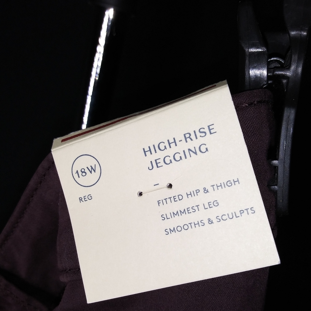 I'm selling a pair of brand new jeans